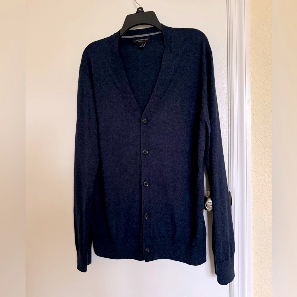 Banana Republic luxury Brand Men’s Sweater, L🦋